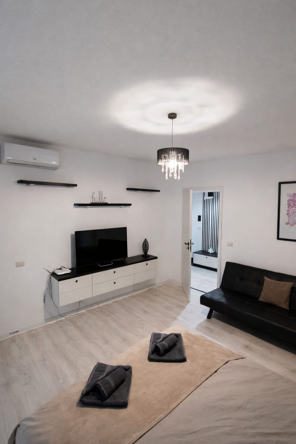 Garsoniera Low Level Exigent Plaza Drumul Taberei Mall Plaza — Bucuresti