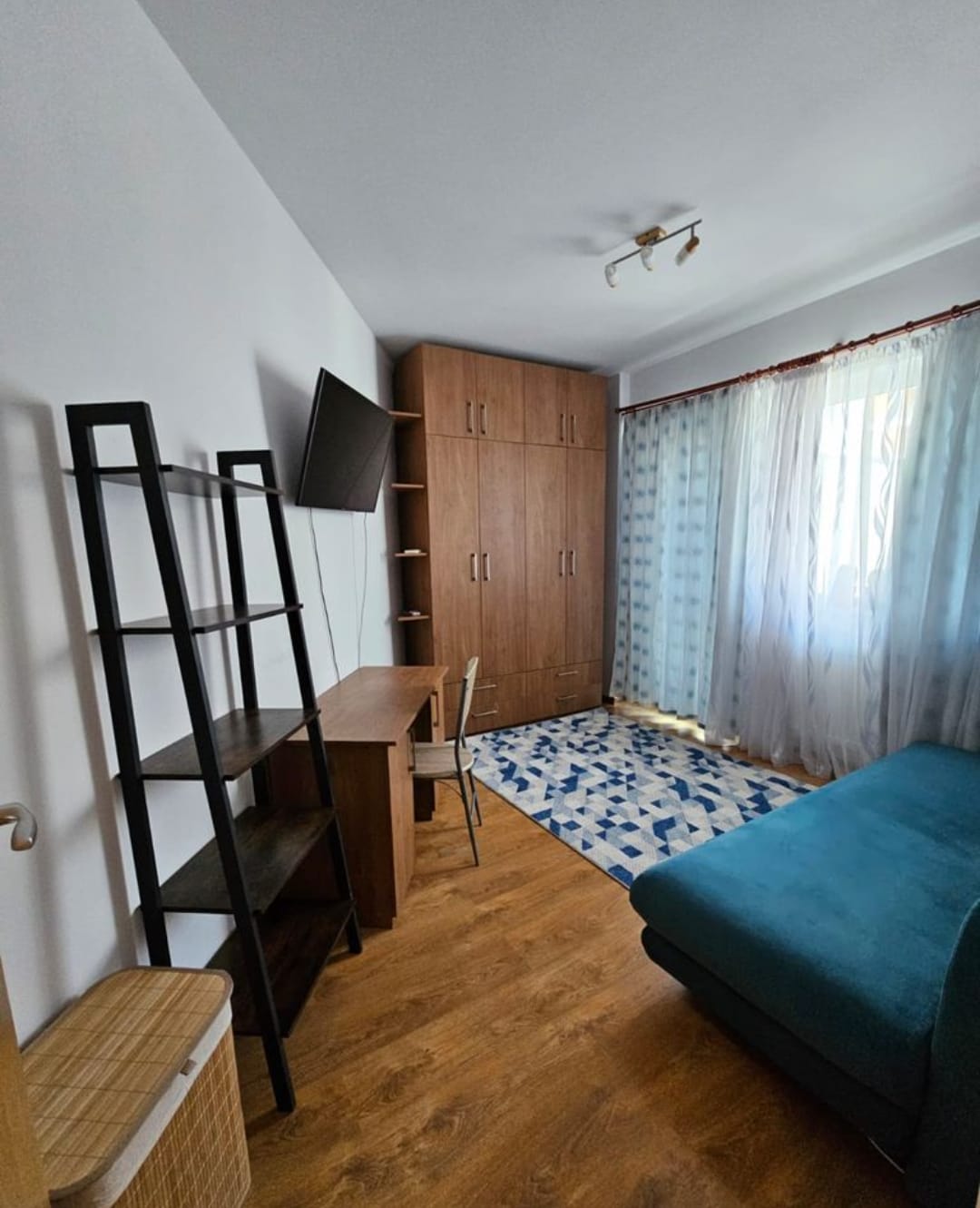 Garsoniera Econom Cezarescu Mancave Grozavesti Politehnica — Bucuresti